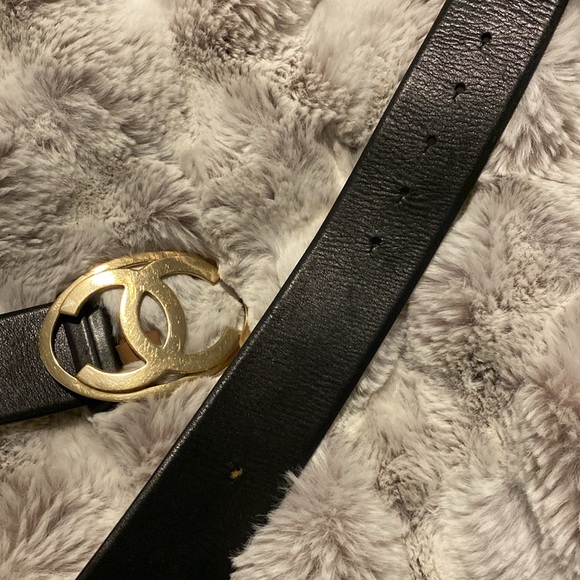 Chanel vintage Leather CC Logo Belt - Picture 6 of 7